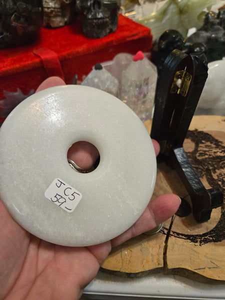 White JADE Donut with Stand JC5