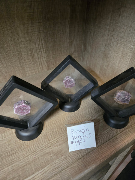 Rough Rubies in Stand - Ramdom Pull